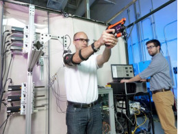 us-army-robot-arm-exoskeleton-650x488.jpg