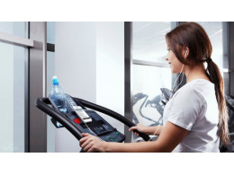1_Phone_using_treadmill-650x366.jpg