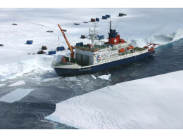 Polarstern-supply Neumayer station2.jpg