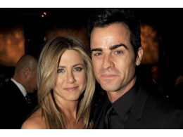 Jennifer_Aniston_Justin_Theroux_02_28_12-e1414405683242.jpg